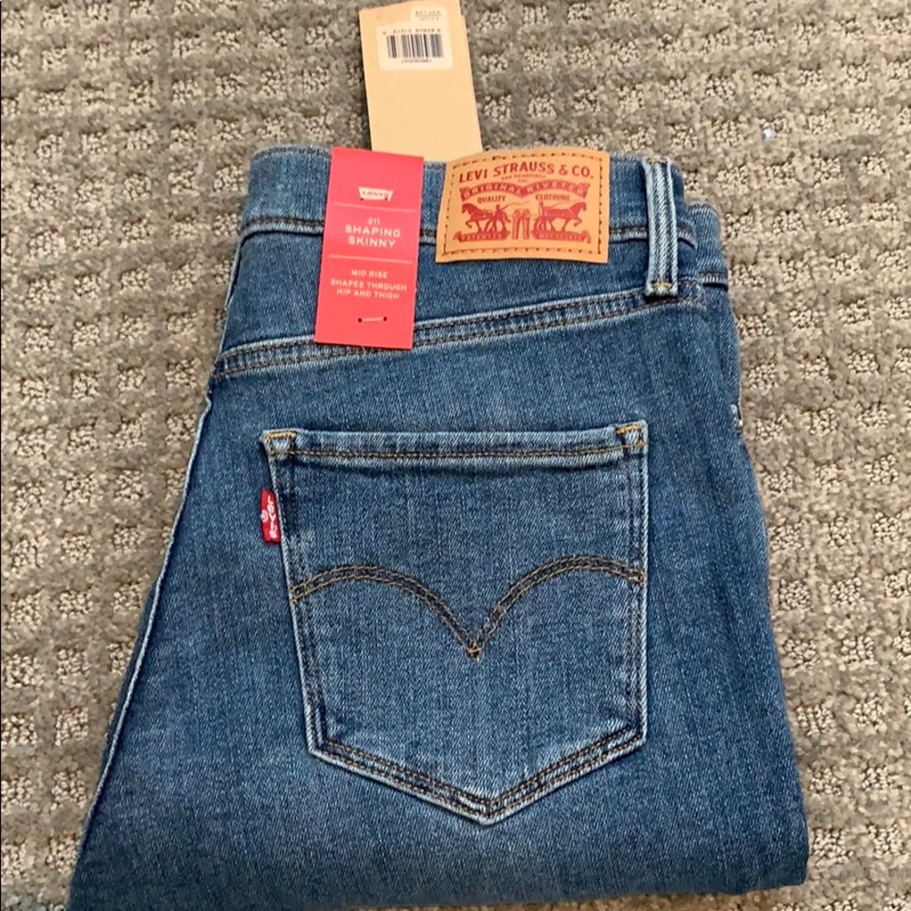 Levi’s 311 Shaping skinny jeans